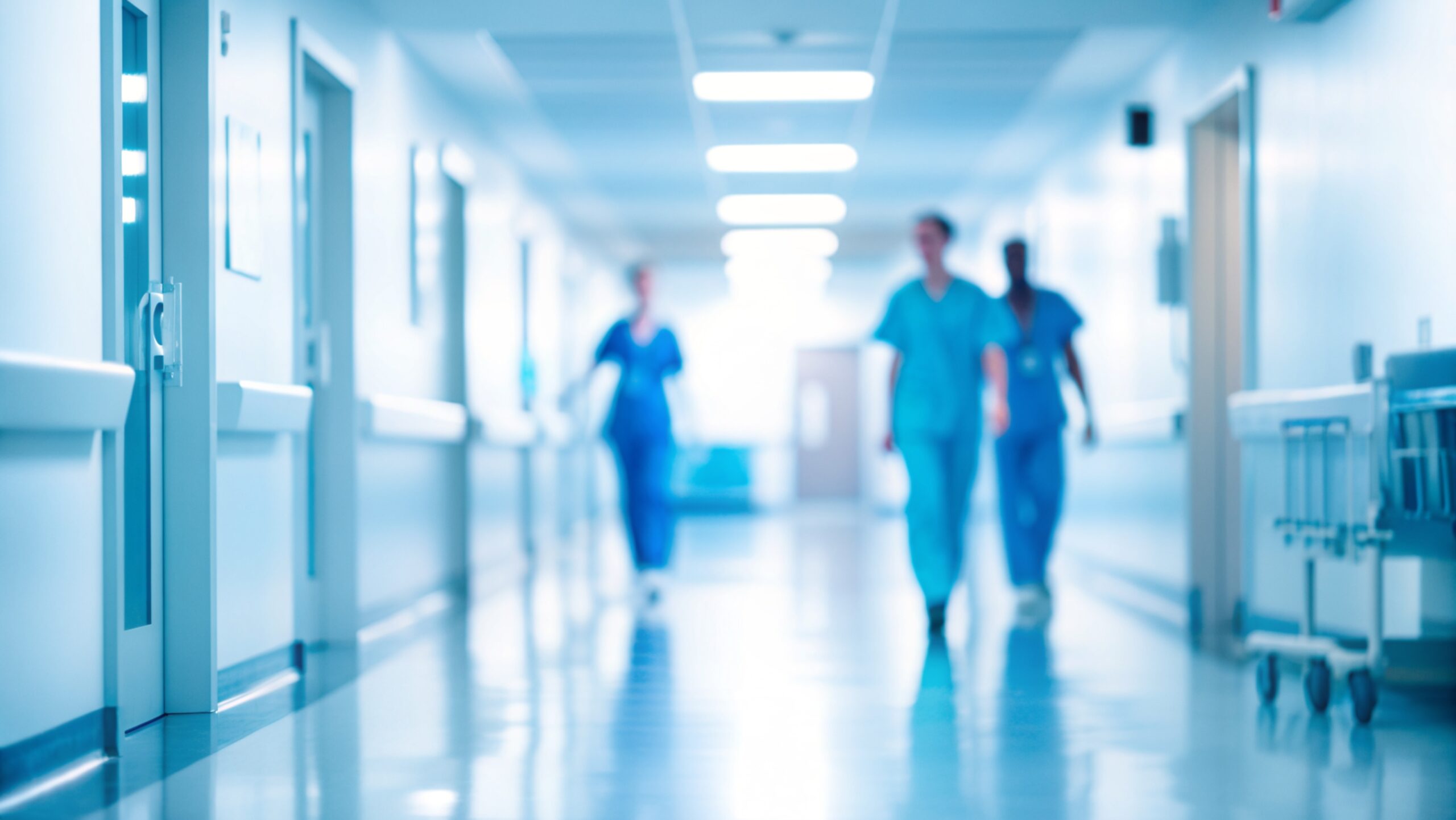 Blurred,Background,Of,A,Hospital,Interior,,medical,Equipment,And,People